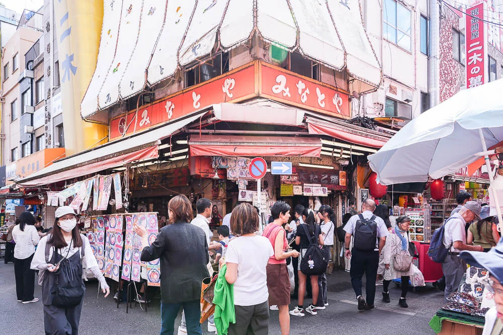 東京上野阿美橫町街頭與章魚燒攤位