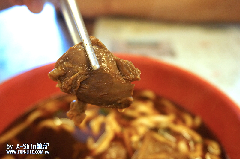 台中大里提督府牛肉麵