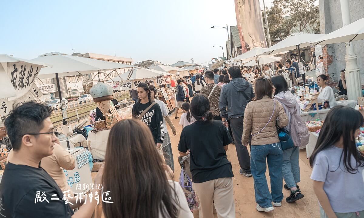 高雄 駁二藝術特區 文創市集人潮